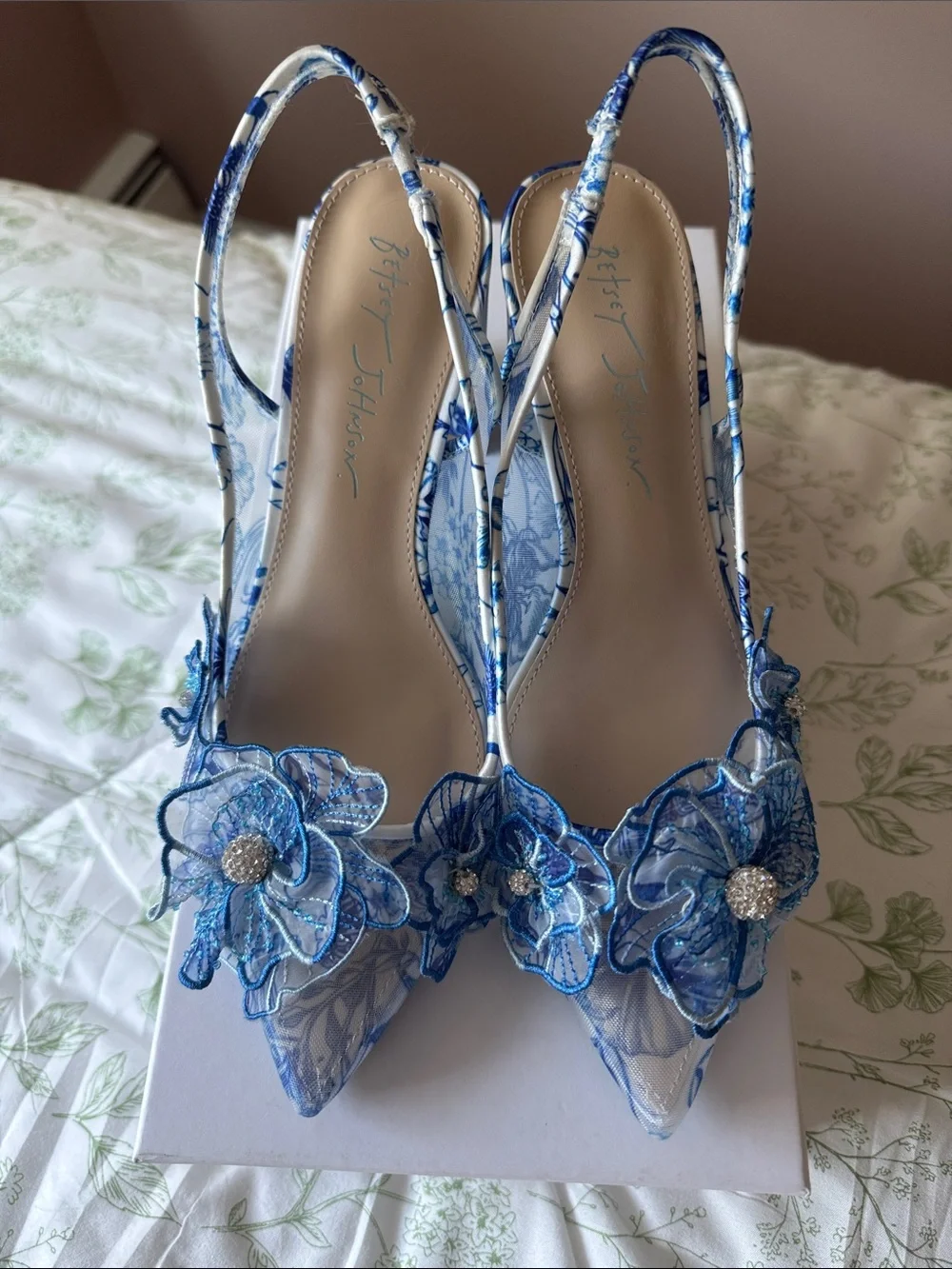 Betsey Johnson Avi Pump Blue and White Floral
